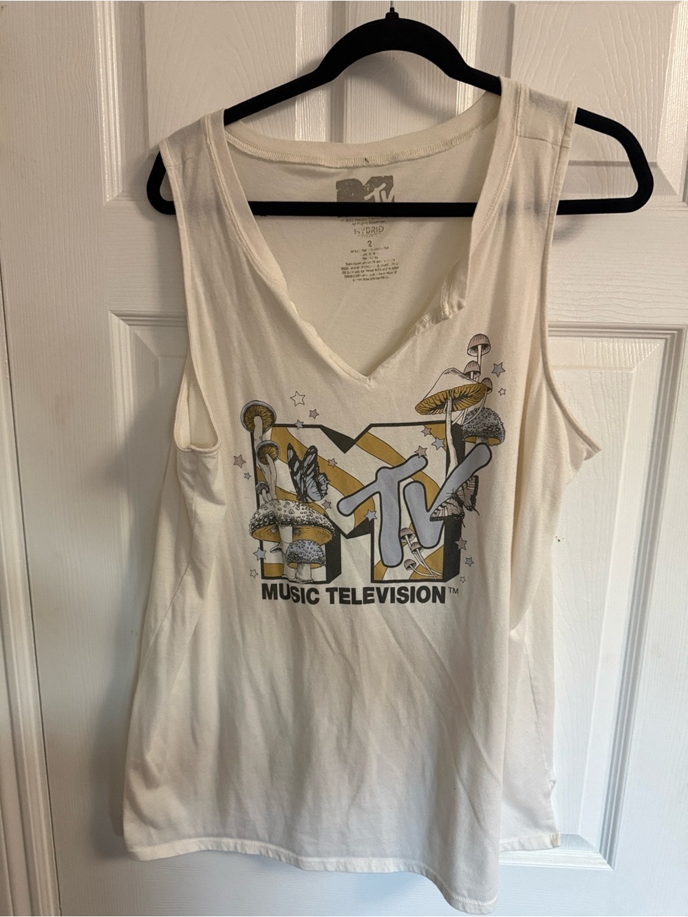 Torrid size 2 18/20 MTV Cream Graphic Tank with Yellow & Black Accents